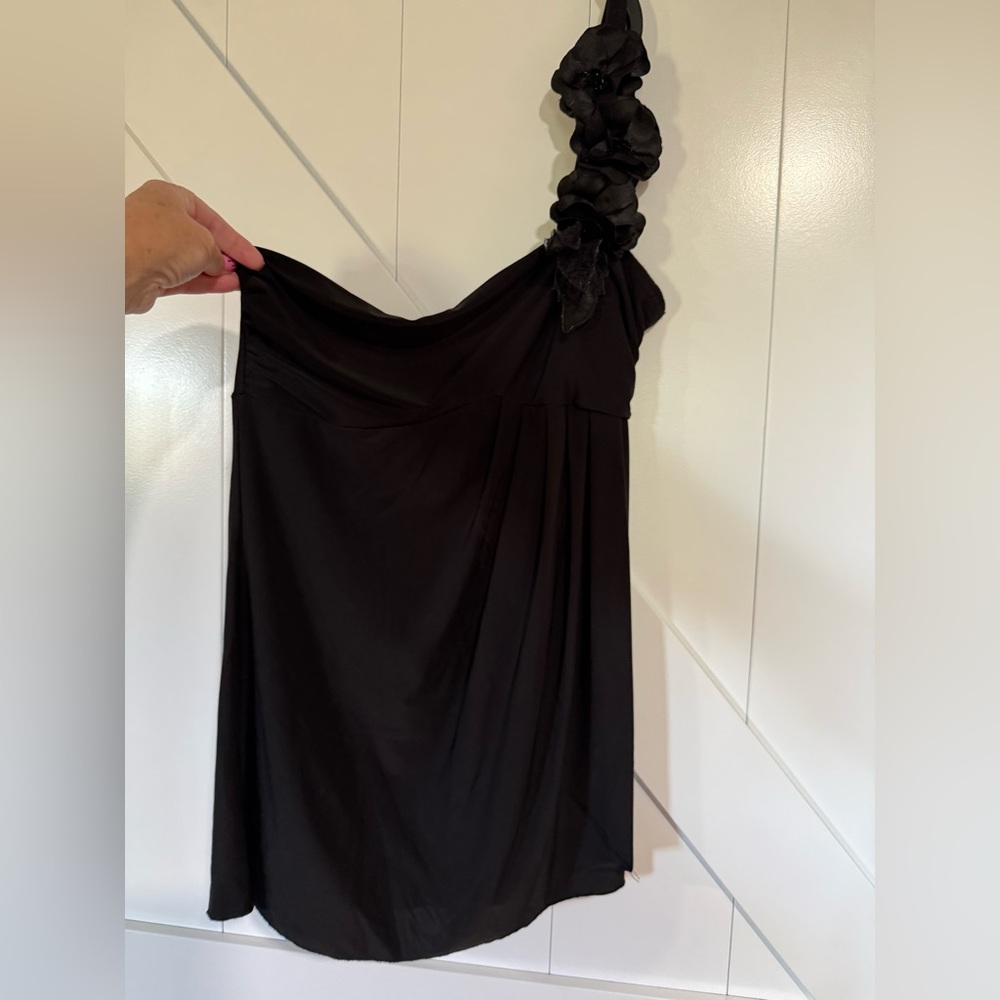 Elegant Black One-Shoulder Top
